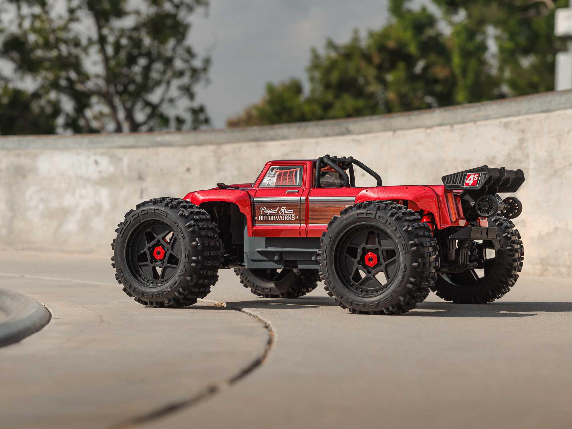 Arrma 1/10 Outcast 4S 4X4 BLX Stunt MT (with Centre Diff) Red-15
