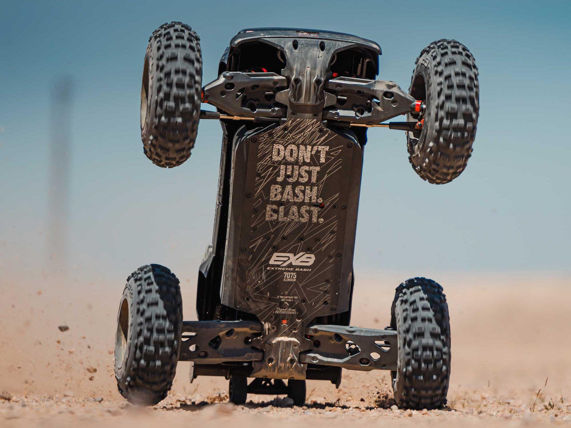 Arrma 1/5 Outcast 8S 4X4 BLX EXB Stunt Truck RTR Black-32