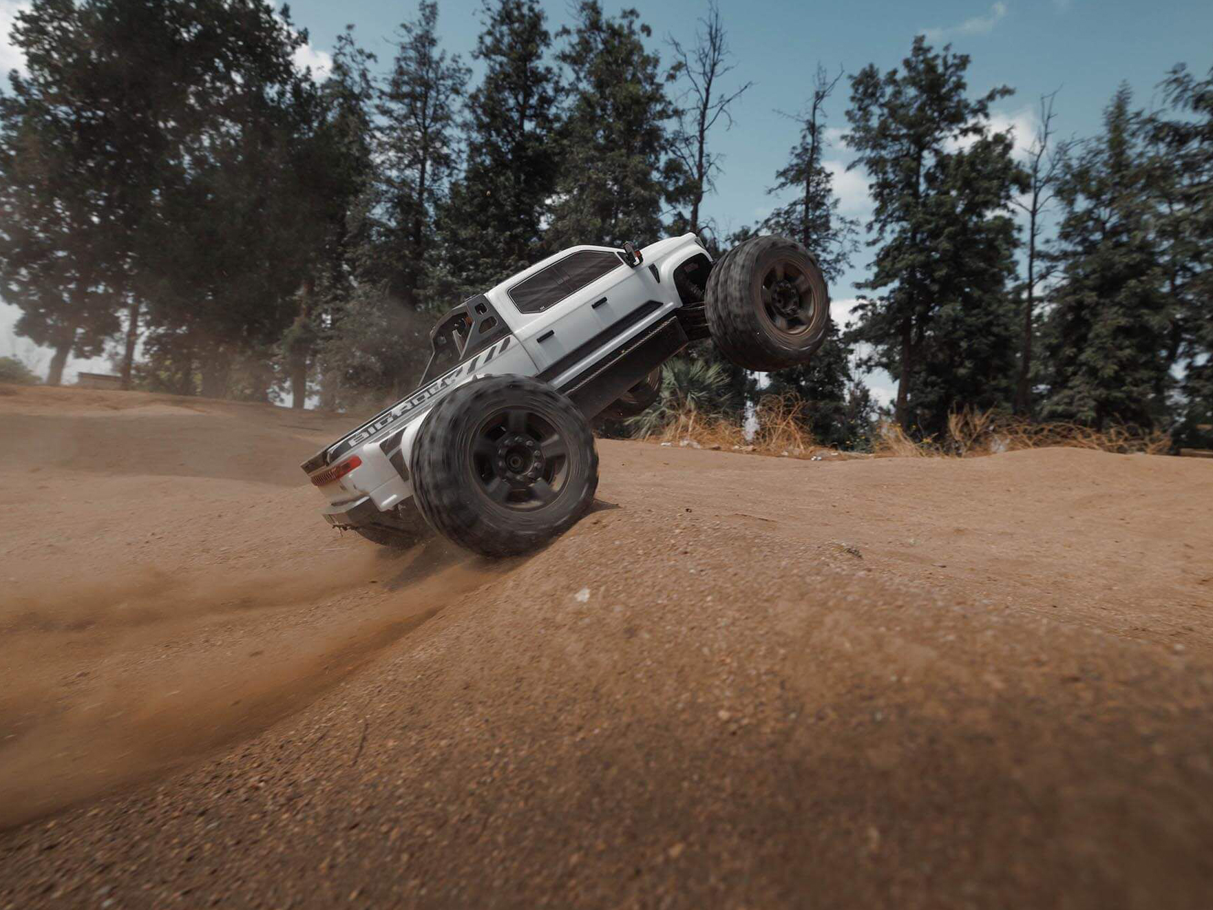 1/7 BIG ROCK 6S 4X4 BLX Monster Truck RTR White-20