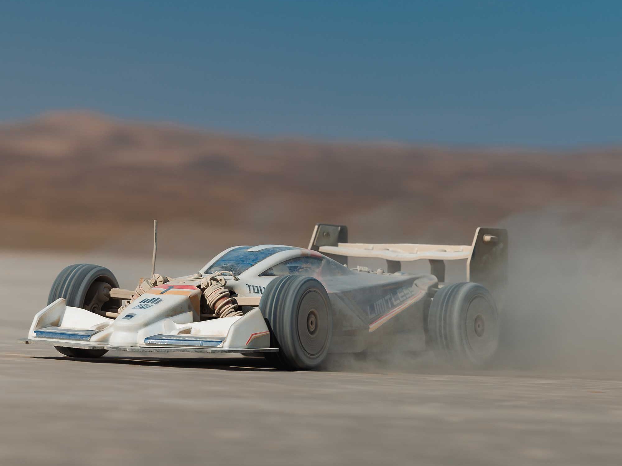 1/7 LIMITLESS 120 8S AVC 4X4 RTR Street Speed, White/Blue-24