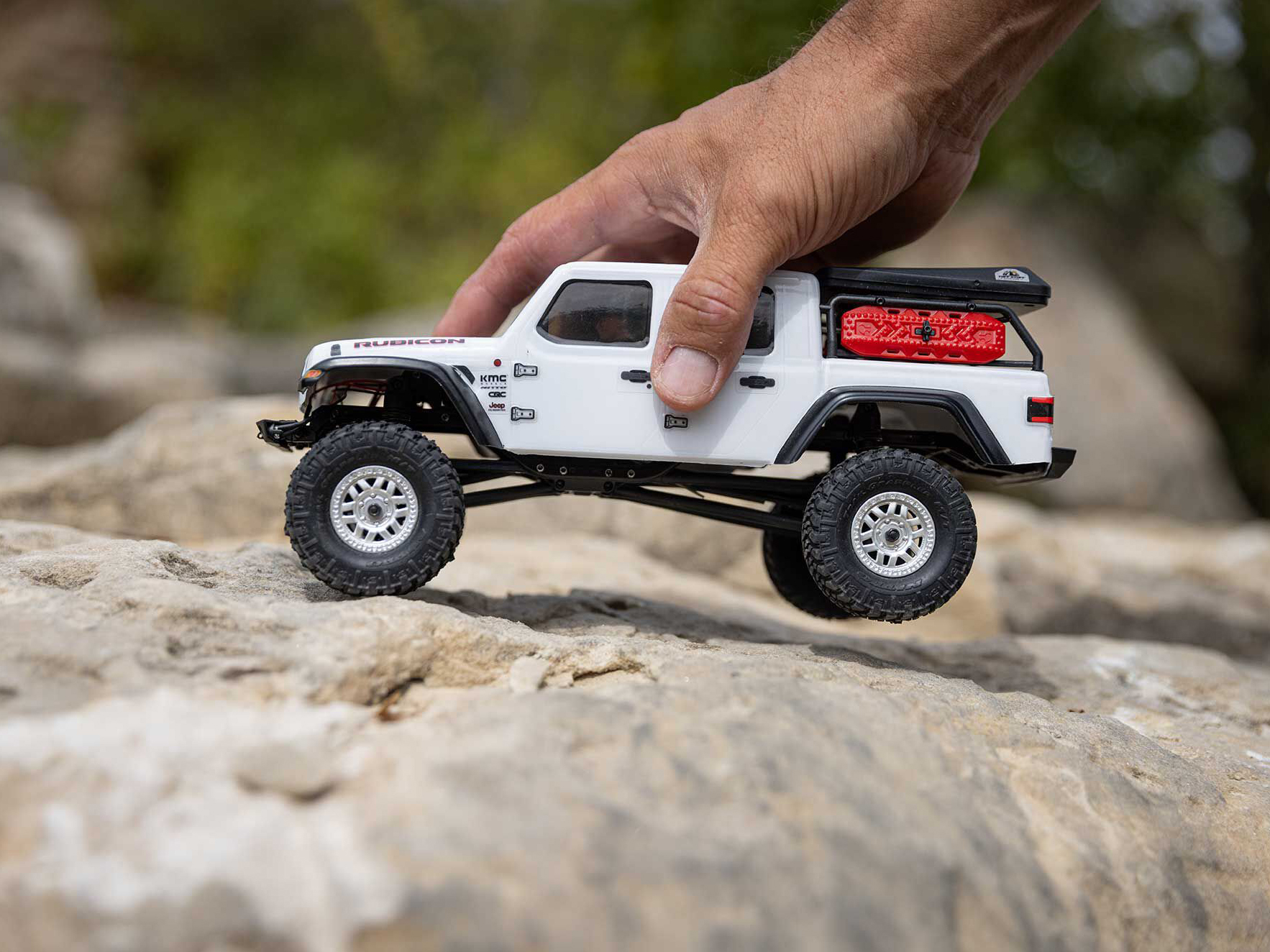 Axial SCX24 Jeep Gladiator 4WD Rock Crawler RTR - White-28