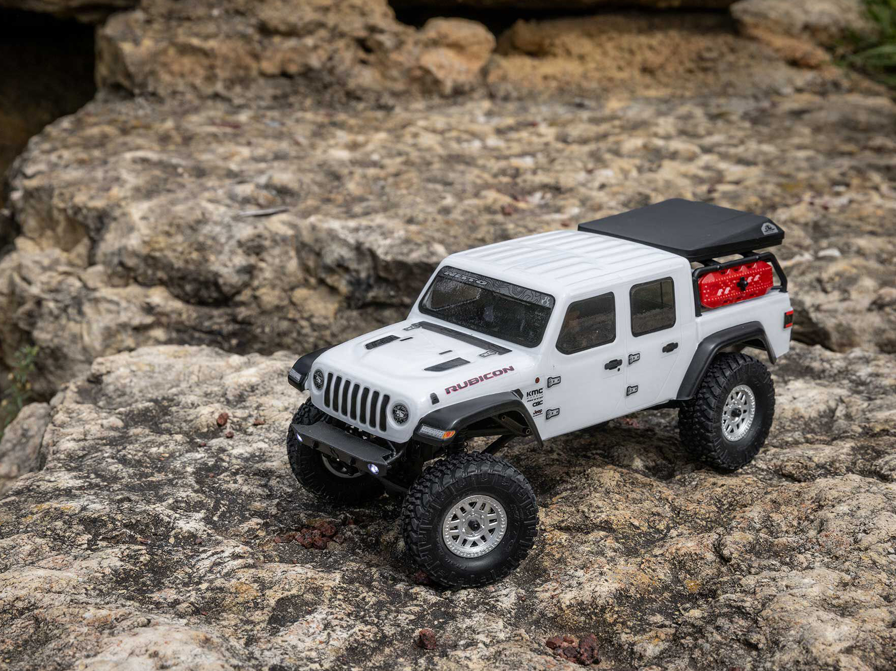 Axial SCX24 Jeep Gladiator 4WD Rock Crawler RTR - White-29