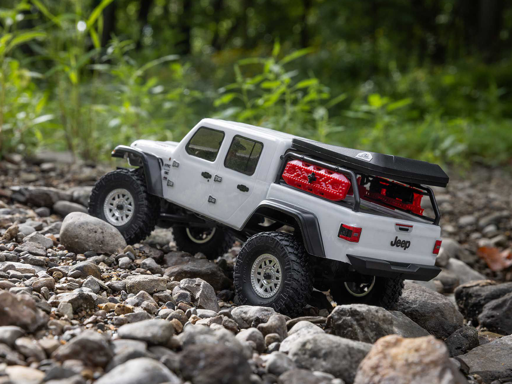 Axial SCX24 Jeep Gladiator 4WD Rock Crawler RTR - White-31