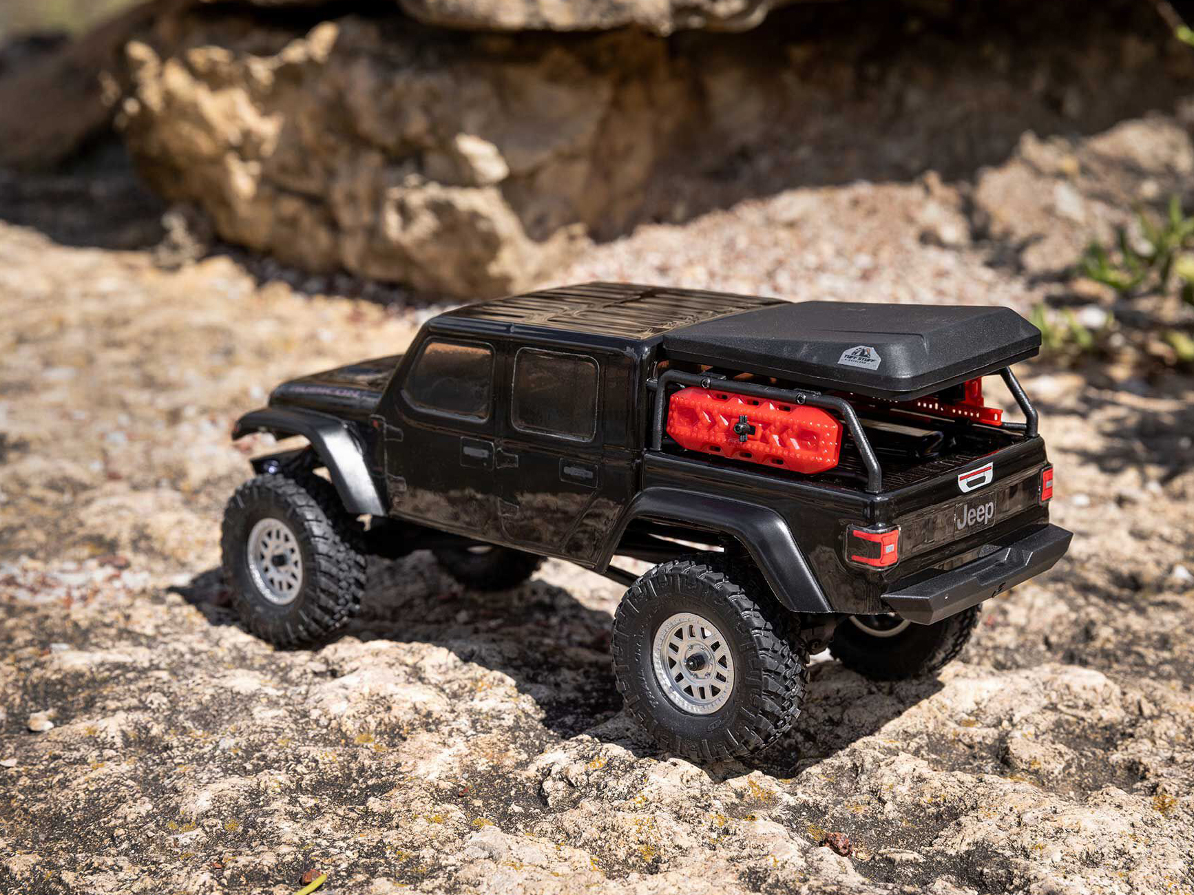 Axial SCX24 Jeep JT Gladiator 4WD Rock Crawler RTR Black-30