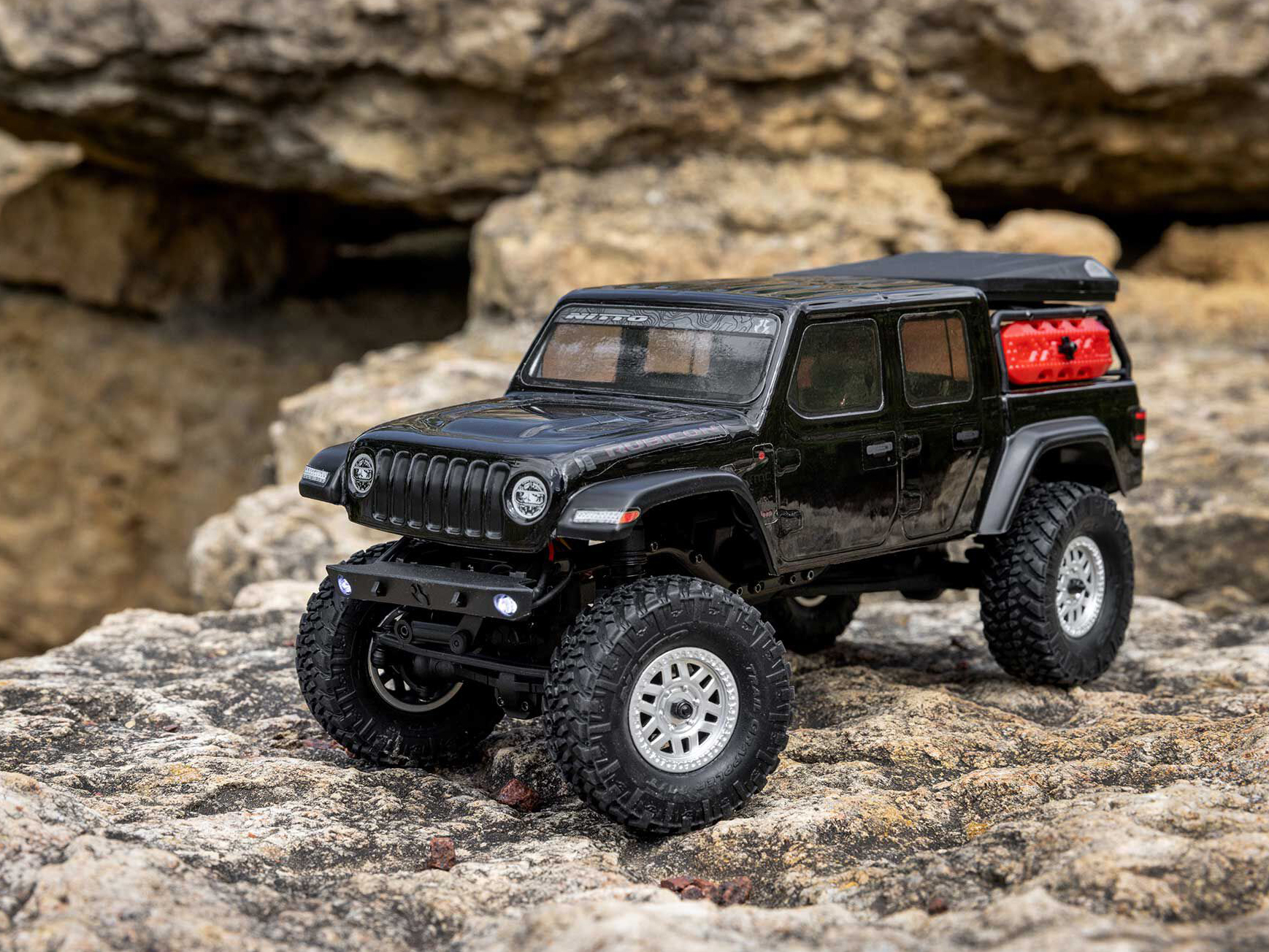 Axial SCX24 Jeep JT Gladiator 4WD Rock Crawler RTR Black-31
