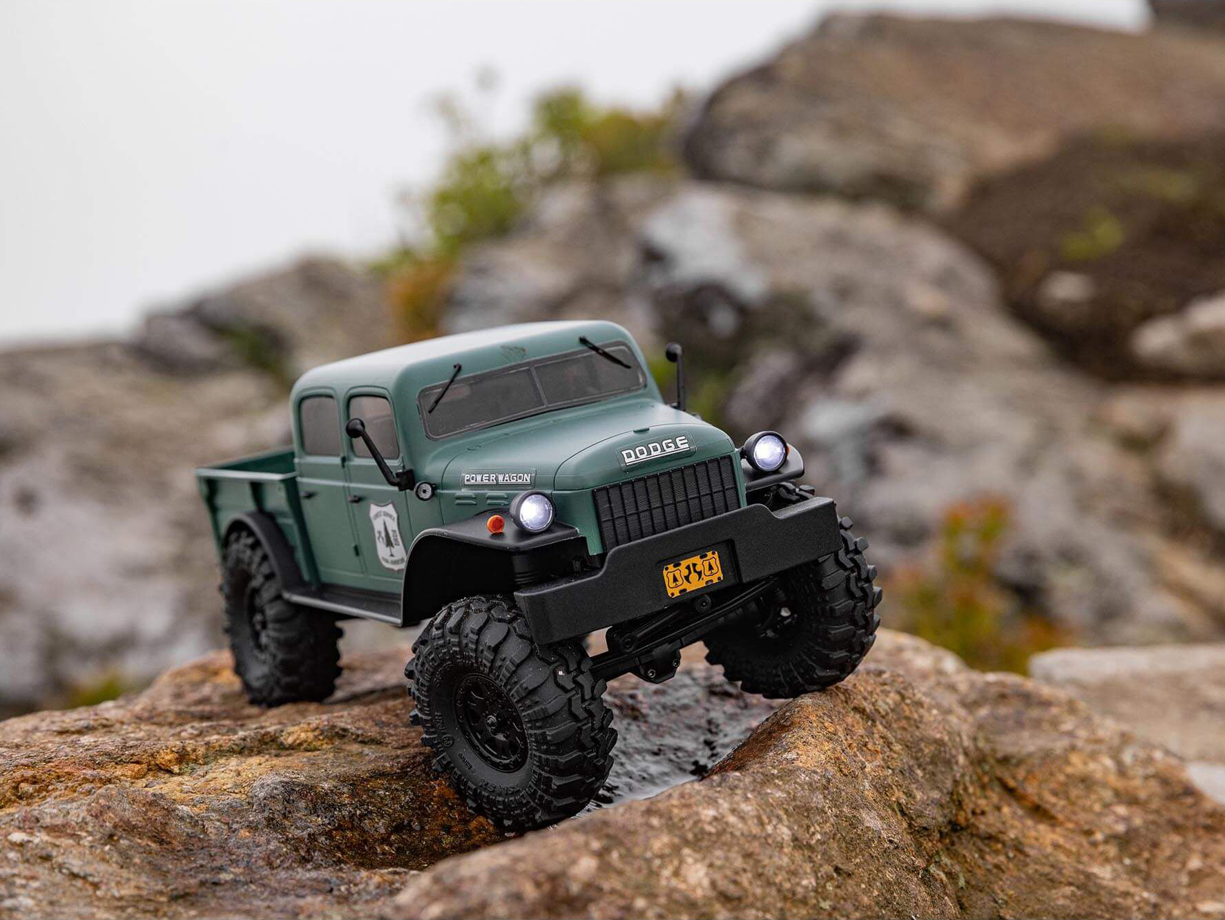 Axial 1/24 SCX24 Dodge Power Wagon 4WD Rock Crawler Brushed RTR - Green-29