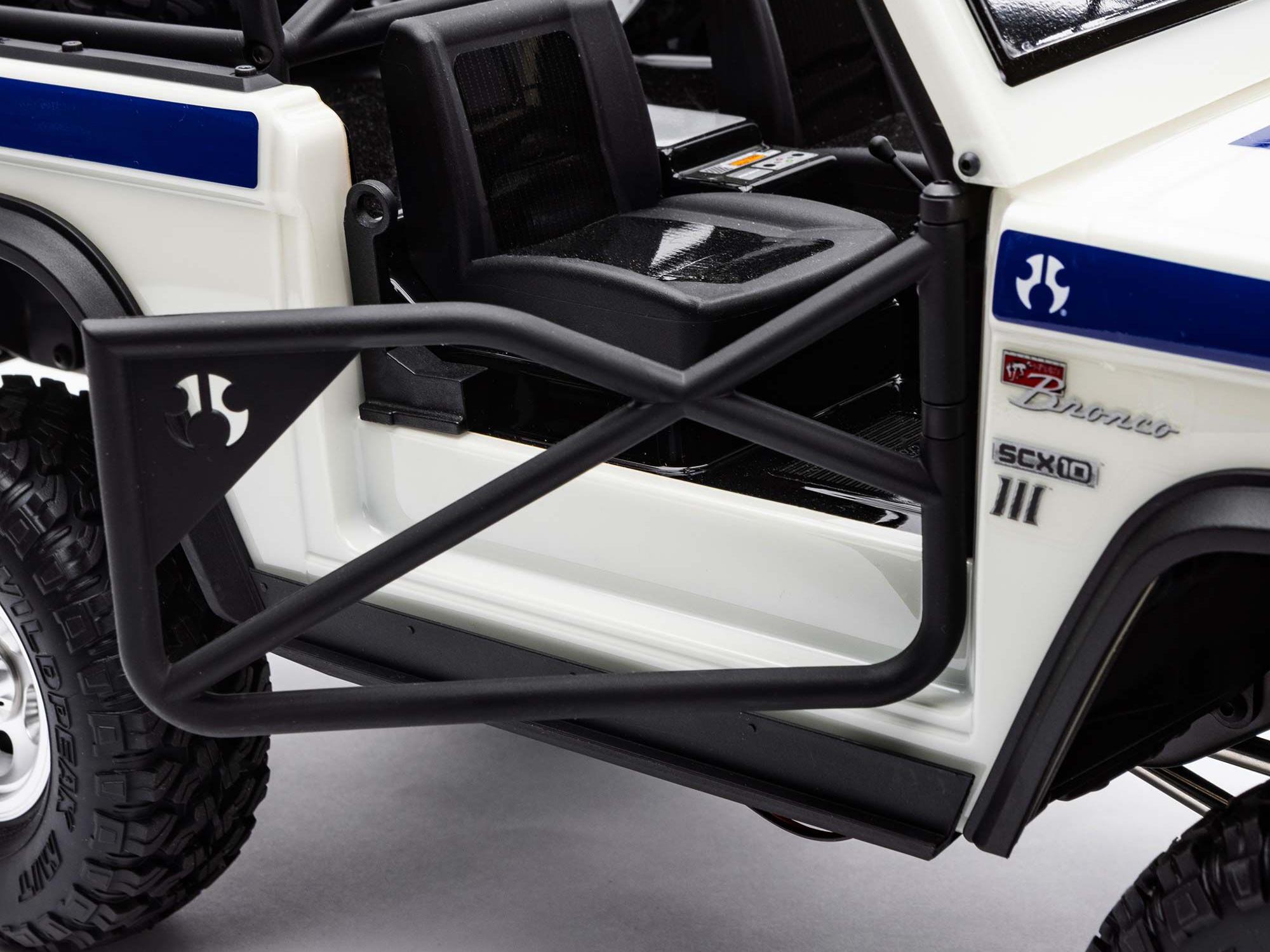 1/10 SCX10 III Early Ford Bronco 4WD RTR Rock Crawler White-6