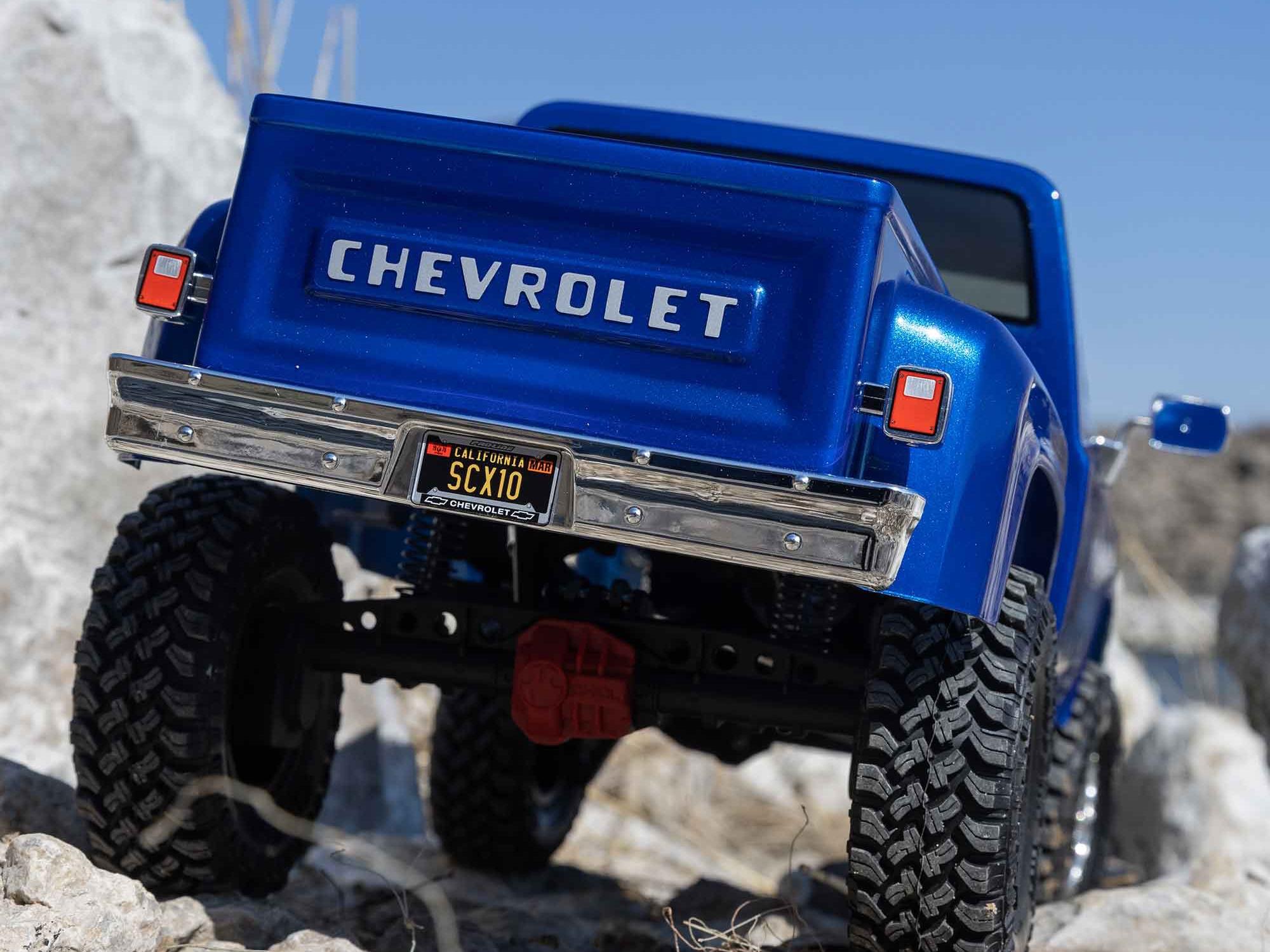 1/10 SCX10 III Base Camp 1982 Chevy K10 4WD RTR Blue-20