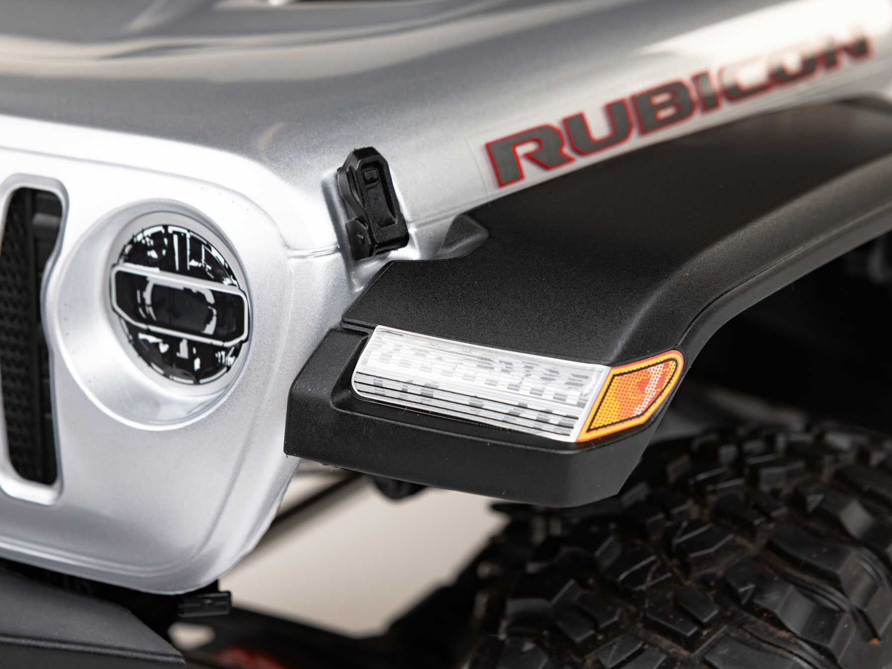 Axial 1/6 SCX6 Jeep JLU Wrangler 4WD Rock Crawler RTR Silver-24