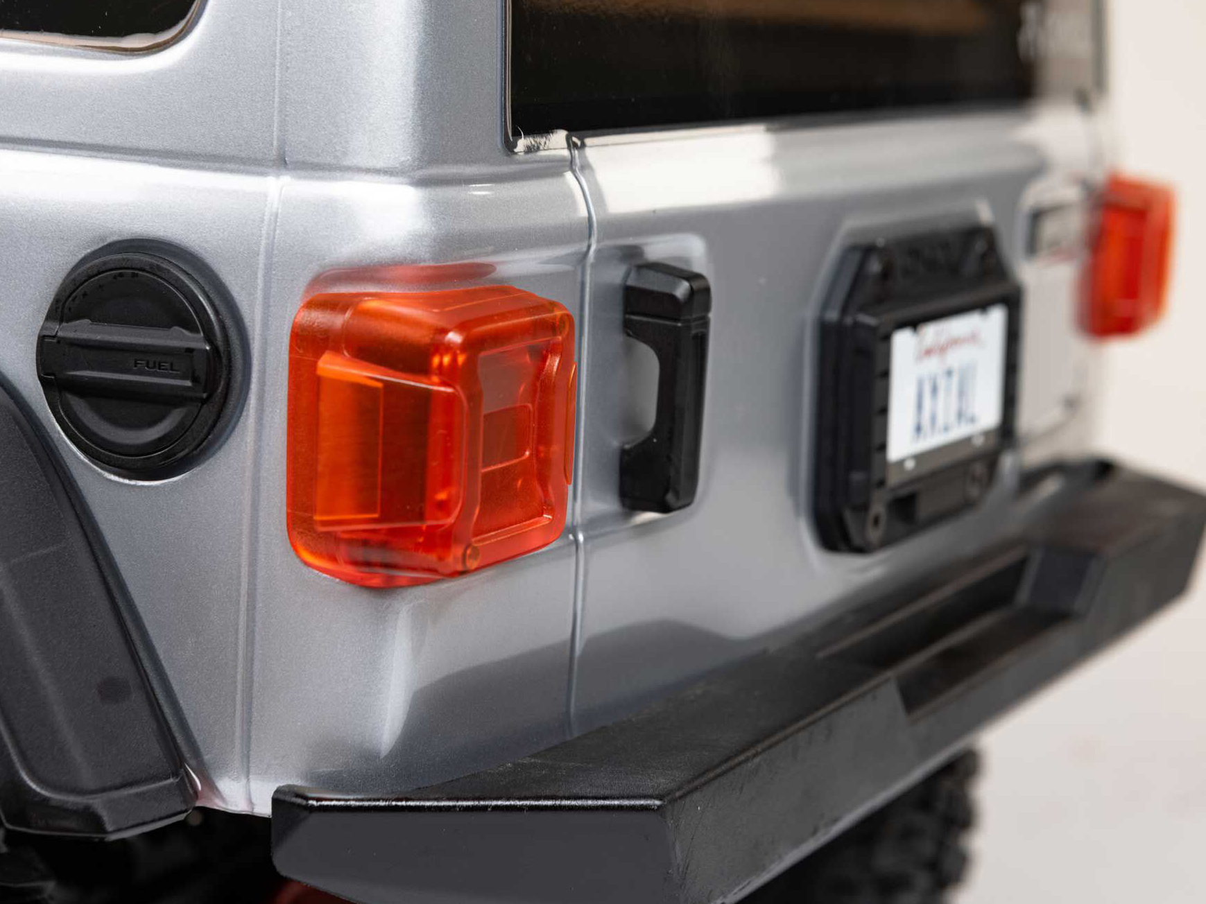 Axial 1/6 SCX6 Jeep JLU Wrangler 4WD Rock Crawler RTR Silver-25