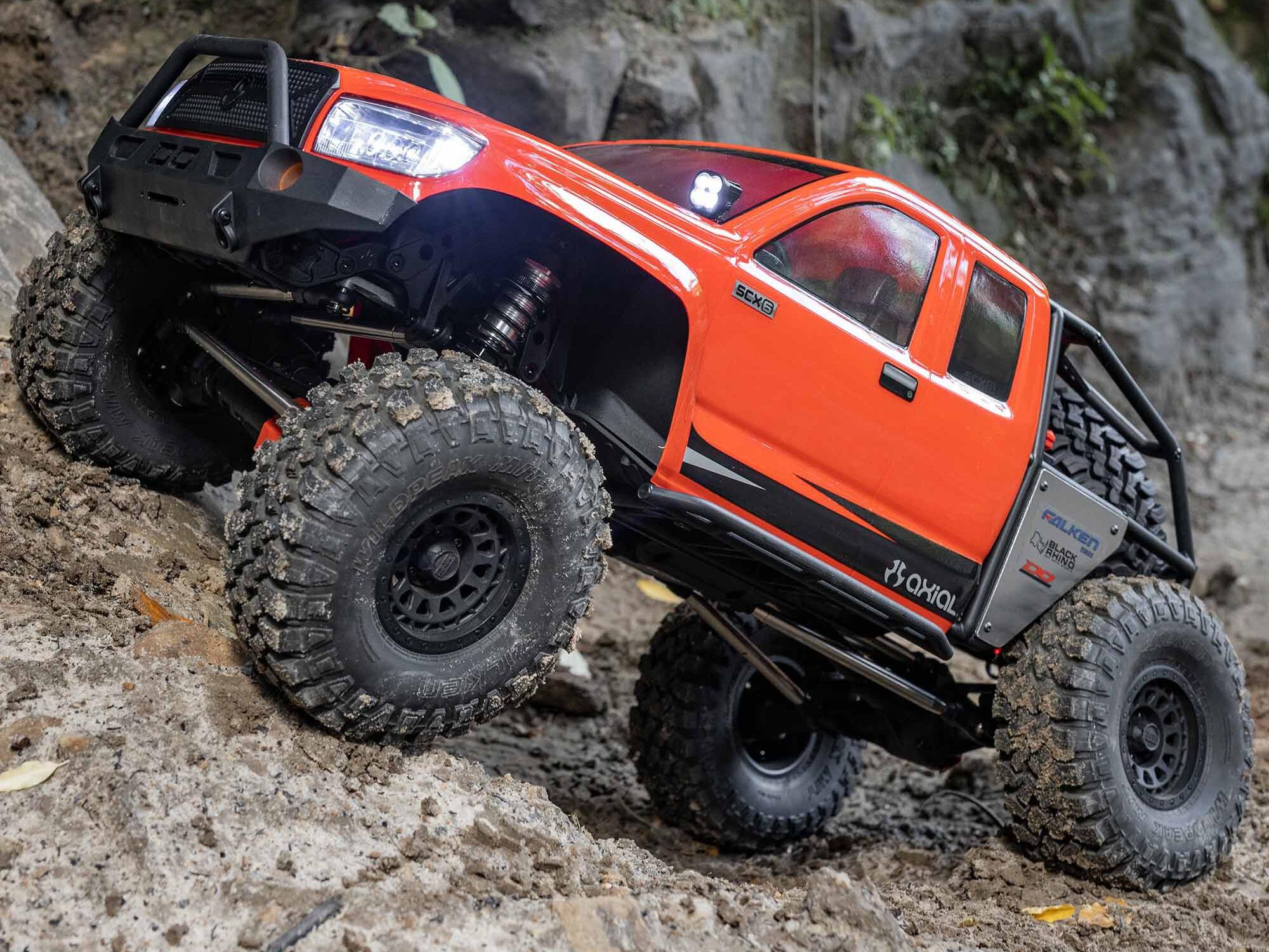 Axial 1/6 SCX6 Trail Honcho 4WD Rock Crawler RTR Red-31