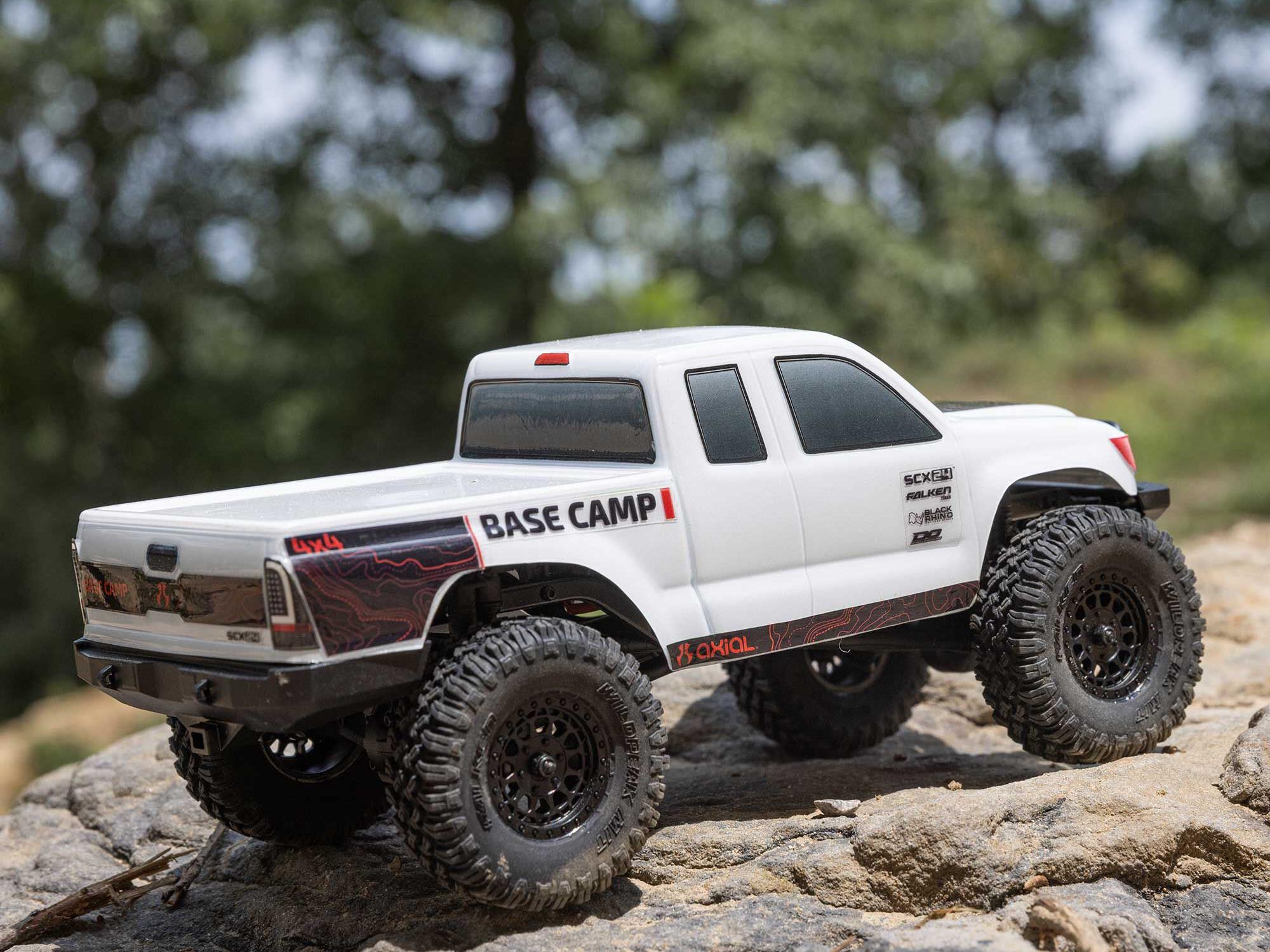 Axial SCX24 Base Camp 4WD Rock Crawler RTR White-29