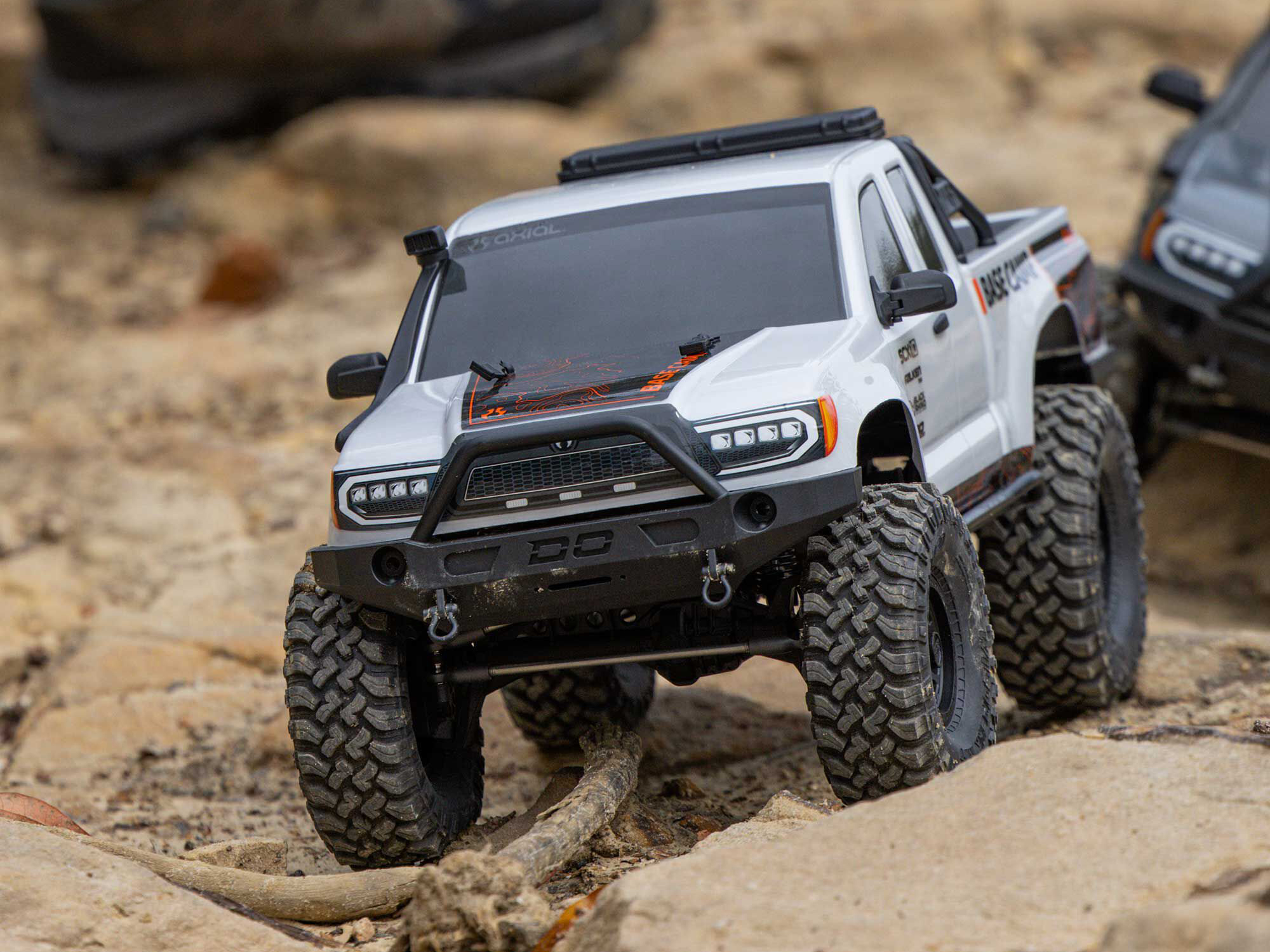 1/10 SCX10 III Base Camp 4X4 Rock Crawler RTR White-20
