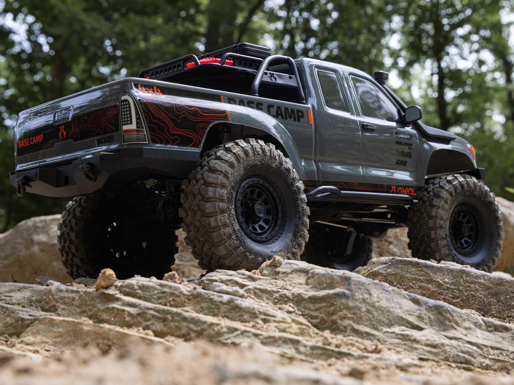 Axial 1/10 SCX10 III Base Camp 4X4 Rock Crawler RTR Grey-23