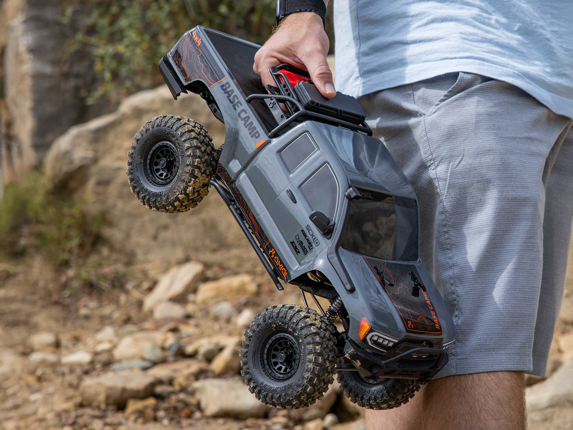 Axial 1/10 SCX10 III Base Camp 4X4 Rock Crawler RTR Grey-28