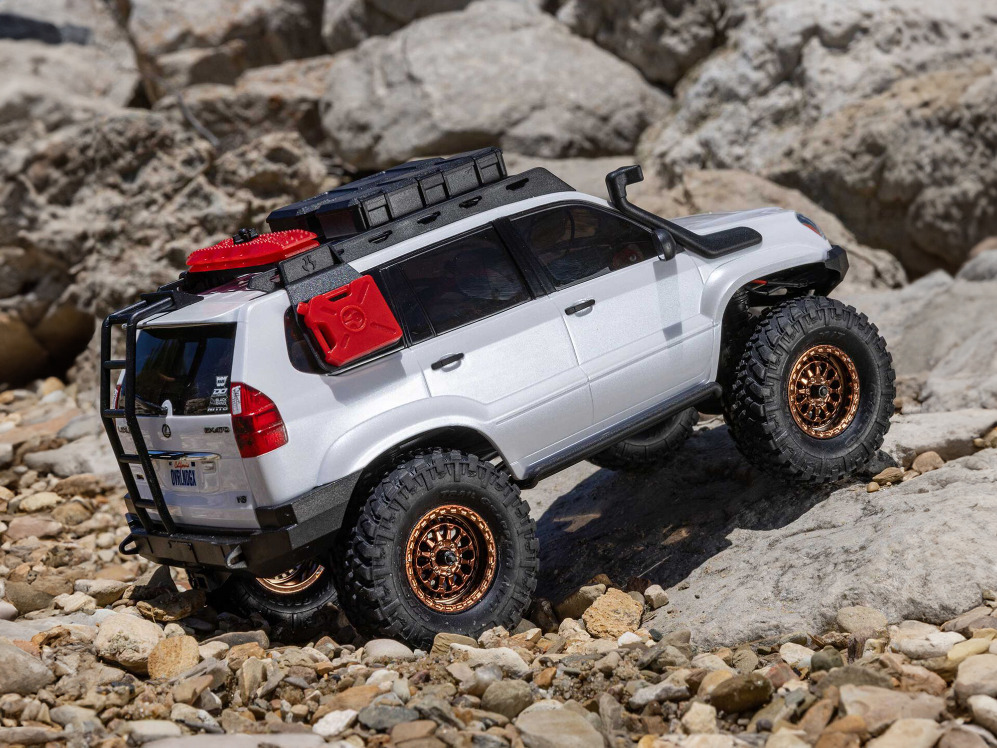 Axial 1/24 SCX24 Lexus GX 470 4x4 Rock Crawler RTR - White-26