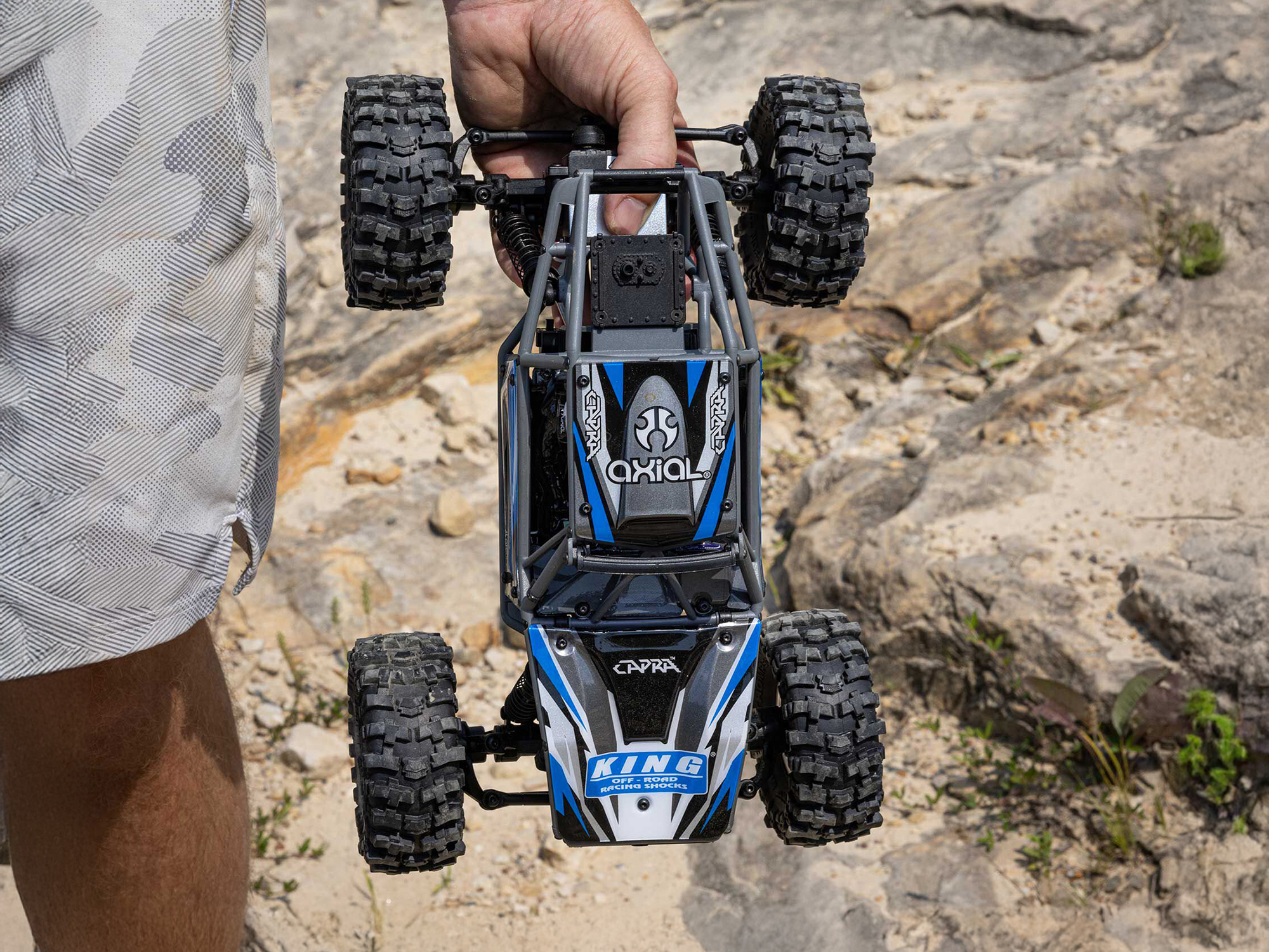 Axial 1/18 UTB18 Capra 4WS 4WD Trail Buggy RTR with Bat/Chg - Blue-18