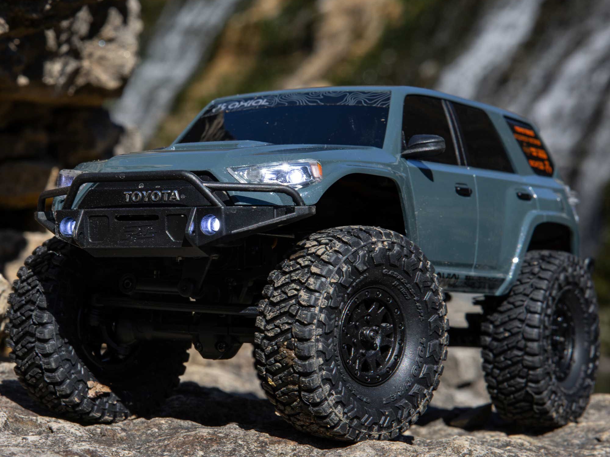 Axial 1/24 SCX24 Toyota 4Runner 4x4 RTR Brushed Rock Crawler - Grey-17