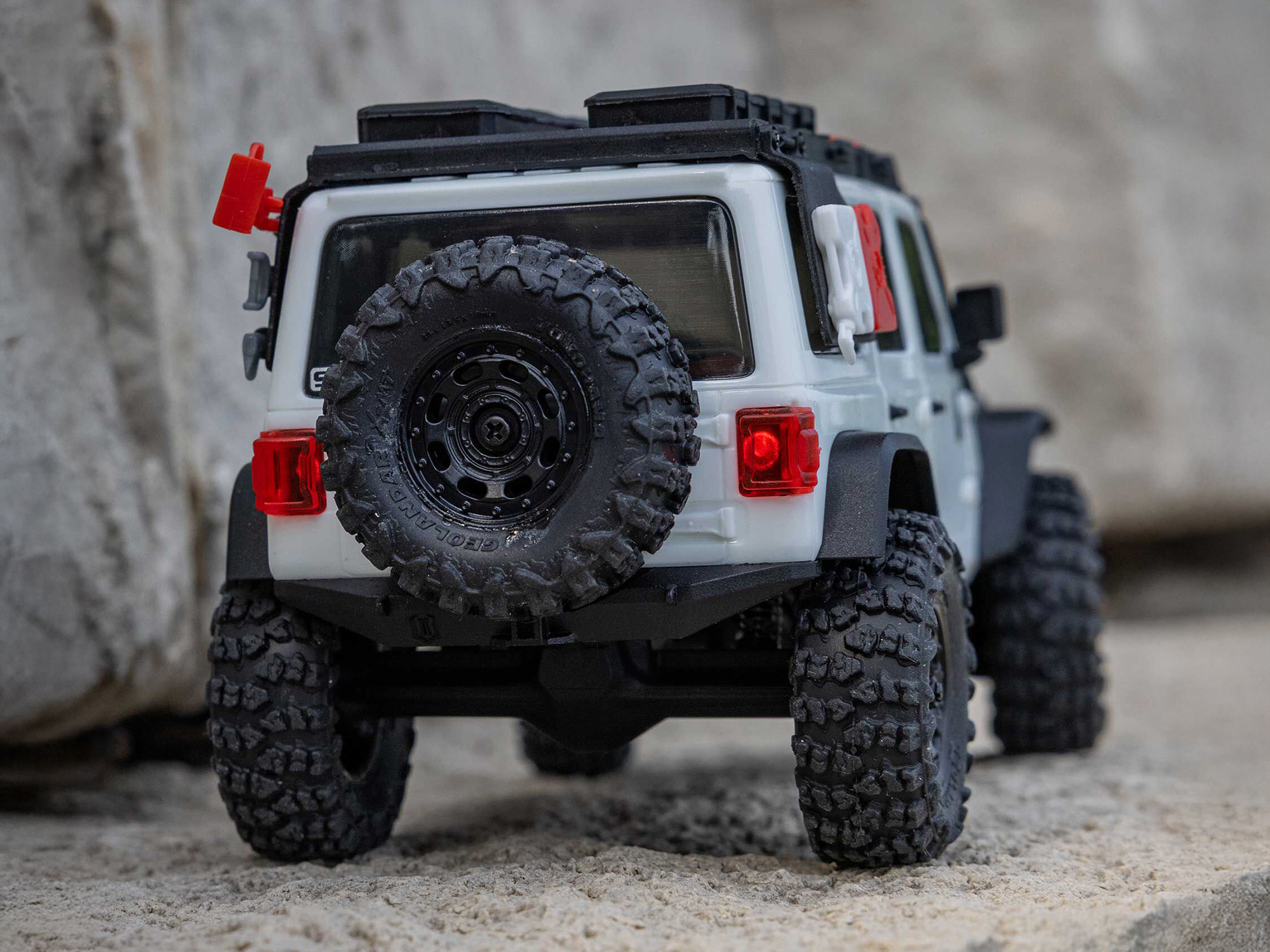 1/30 SCX30 Jeep Wrangler JLU 4X4 RTRRock Crawler White-26