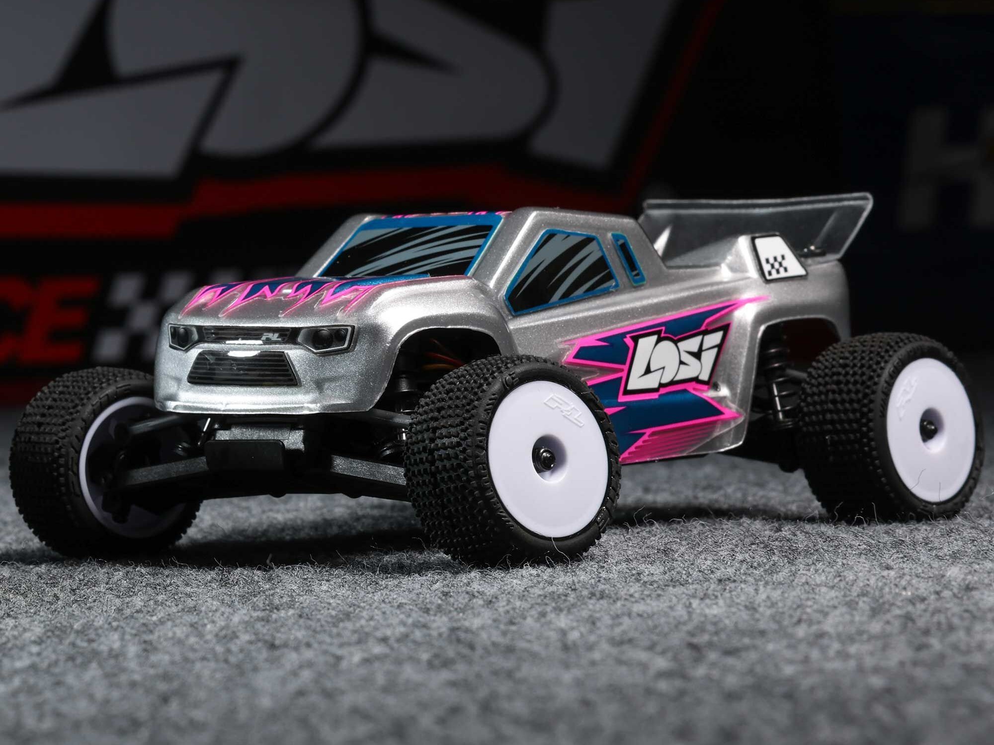 Losi 1/28 Micro-T 2WD Stadium Truck RTR Silver-19
