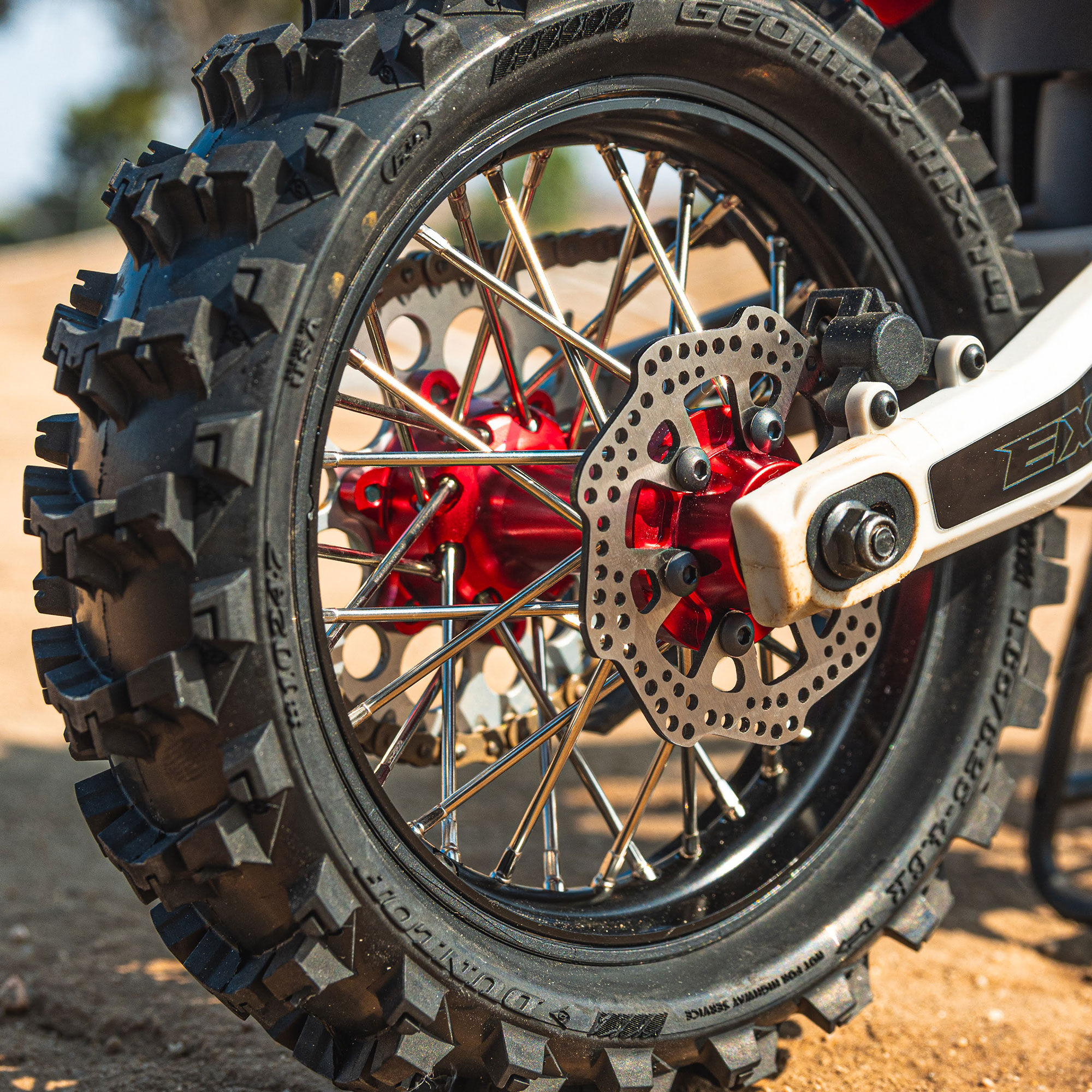 14-pro-spec-aluminum-rear-hub-red-promoto-mx