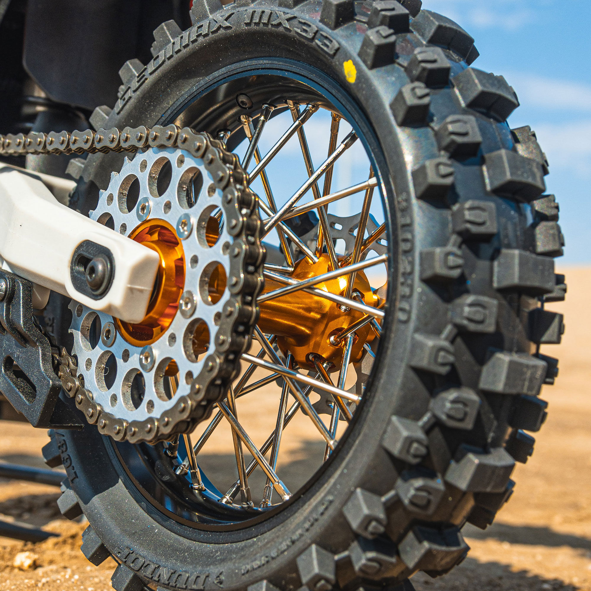 14-pro-spec-aluminum-rear-hub-gold-promoto-mx