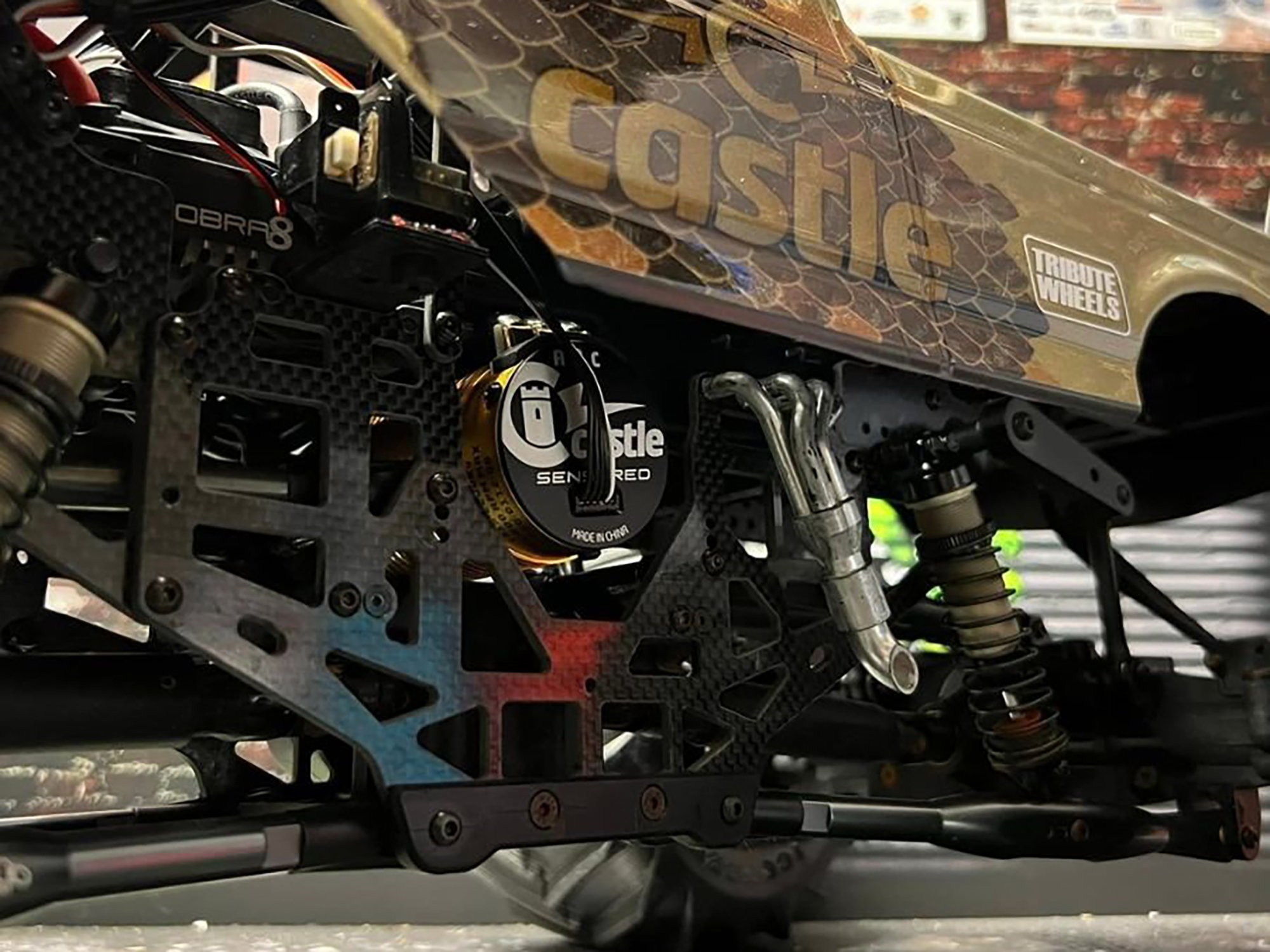 COBRA 8, 6S MAX WITH LIMITED EDITION GOLD 1515-2200KV V2-3