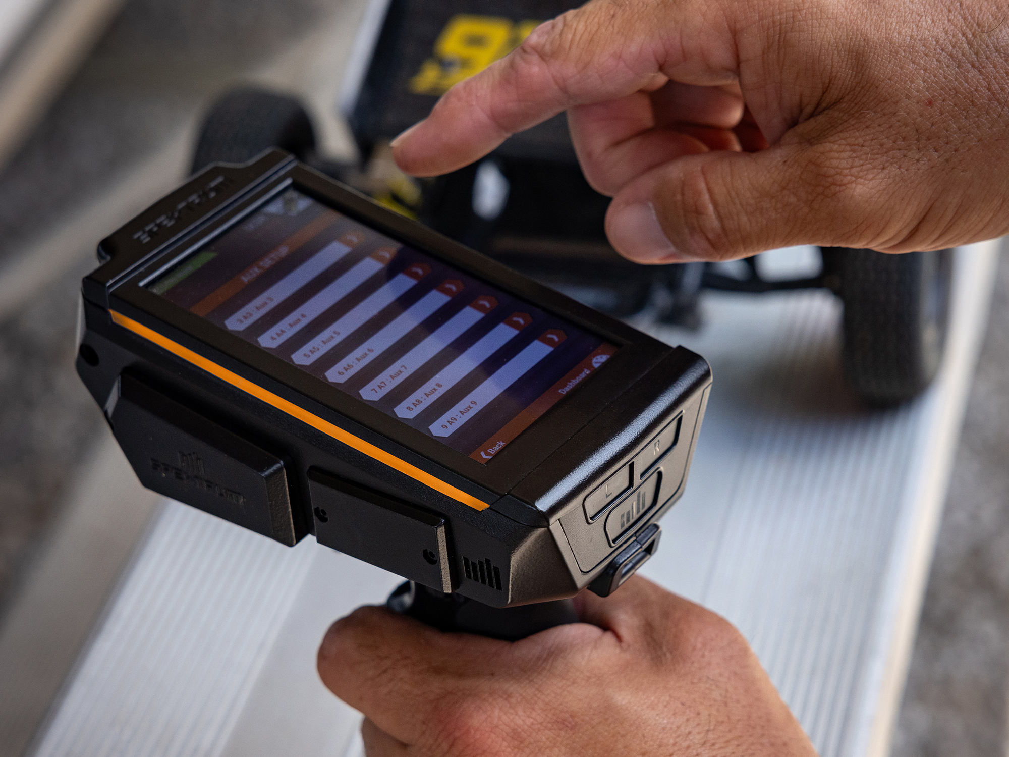 iXSR+ 12-Channel DSMR+ Transmitter with SR515 Receiver-17