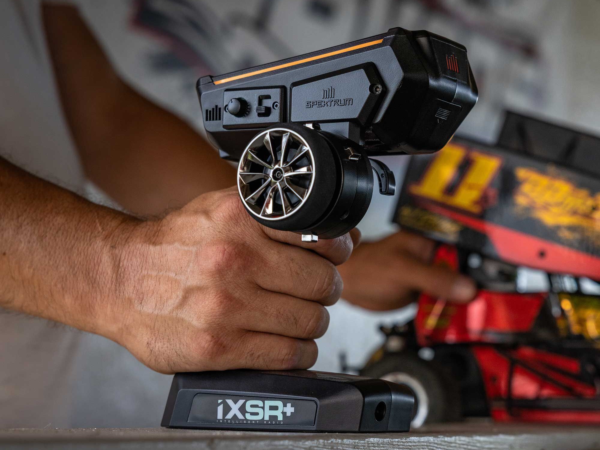 iXSR+ 12-Channel DSMR+ Transmitter with SR515 Receiver-19