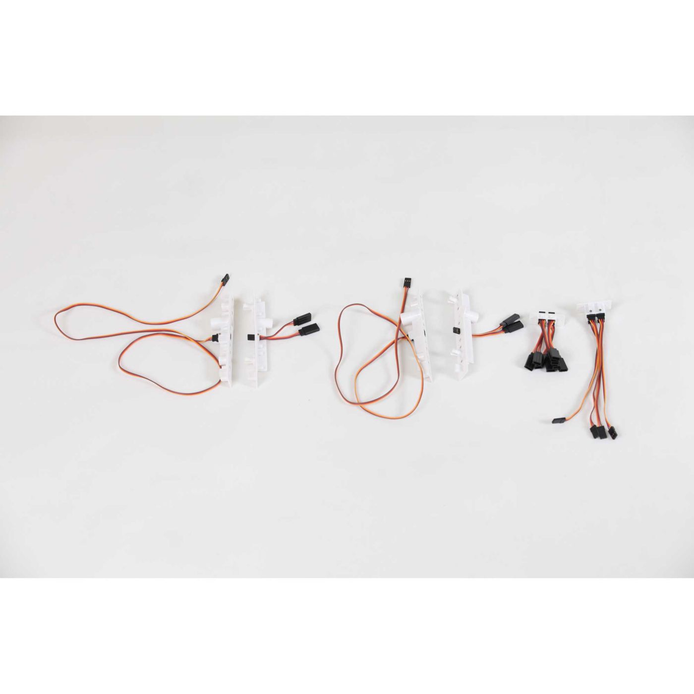 hands-free-servo-plug-holder-set-p-51d-15m